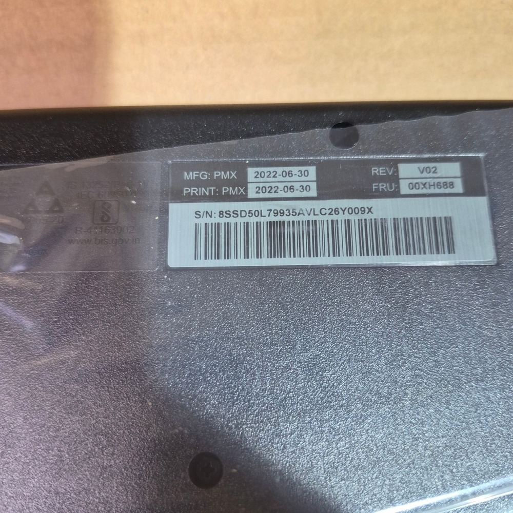 Lenovo USB Traditional Keyboard Black Wired 00XH688 SD50L79935 New - Picture 2 of 7